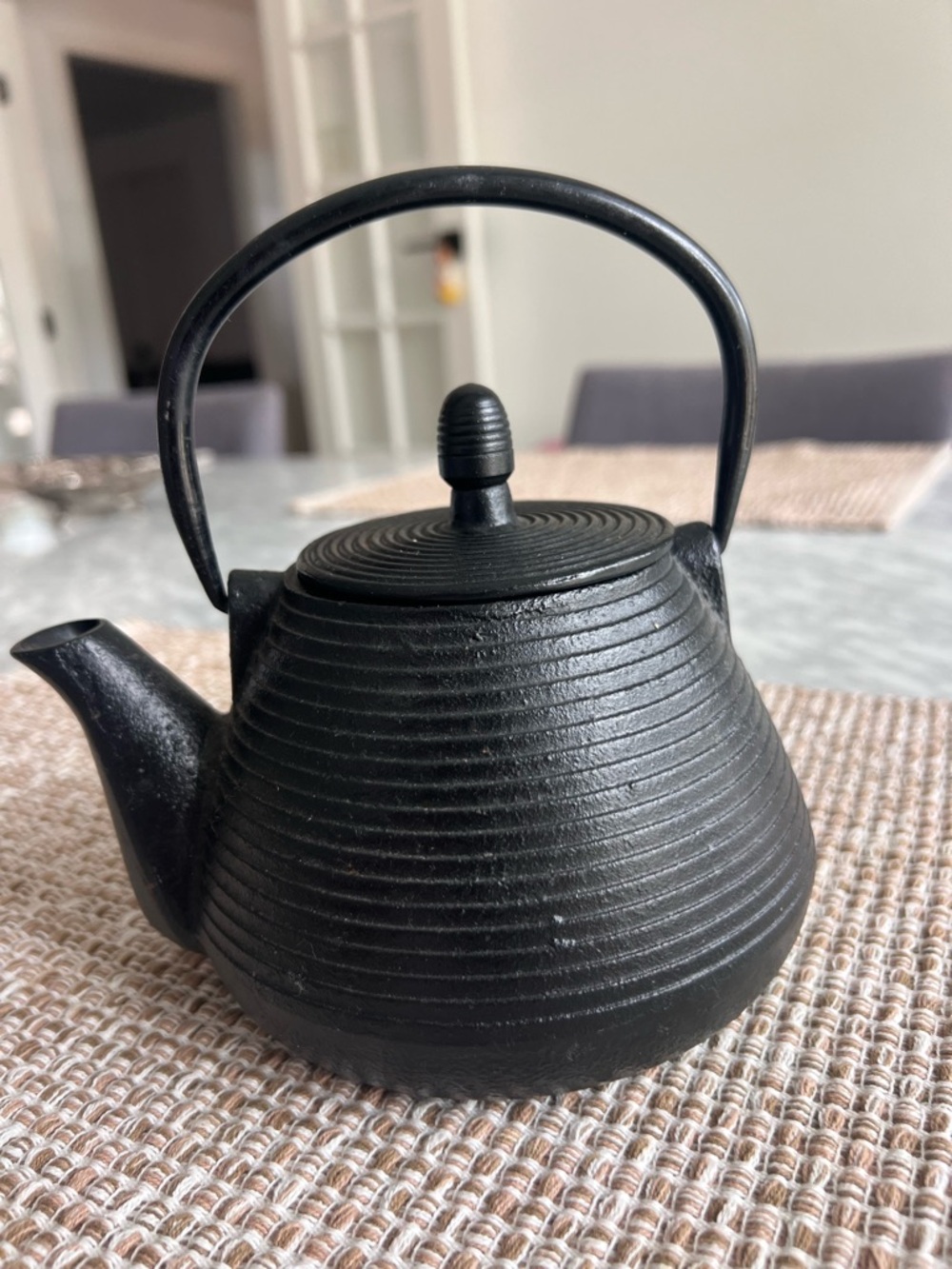 Black Cast Iron Teapot with Handle - 2-4 cups